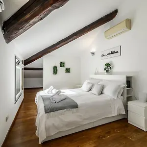 Apartment Buenos Aires' Nest - 10 Minutes From Duomo With Terrace, Milan